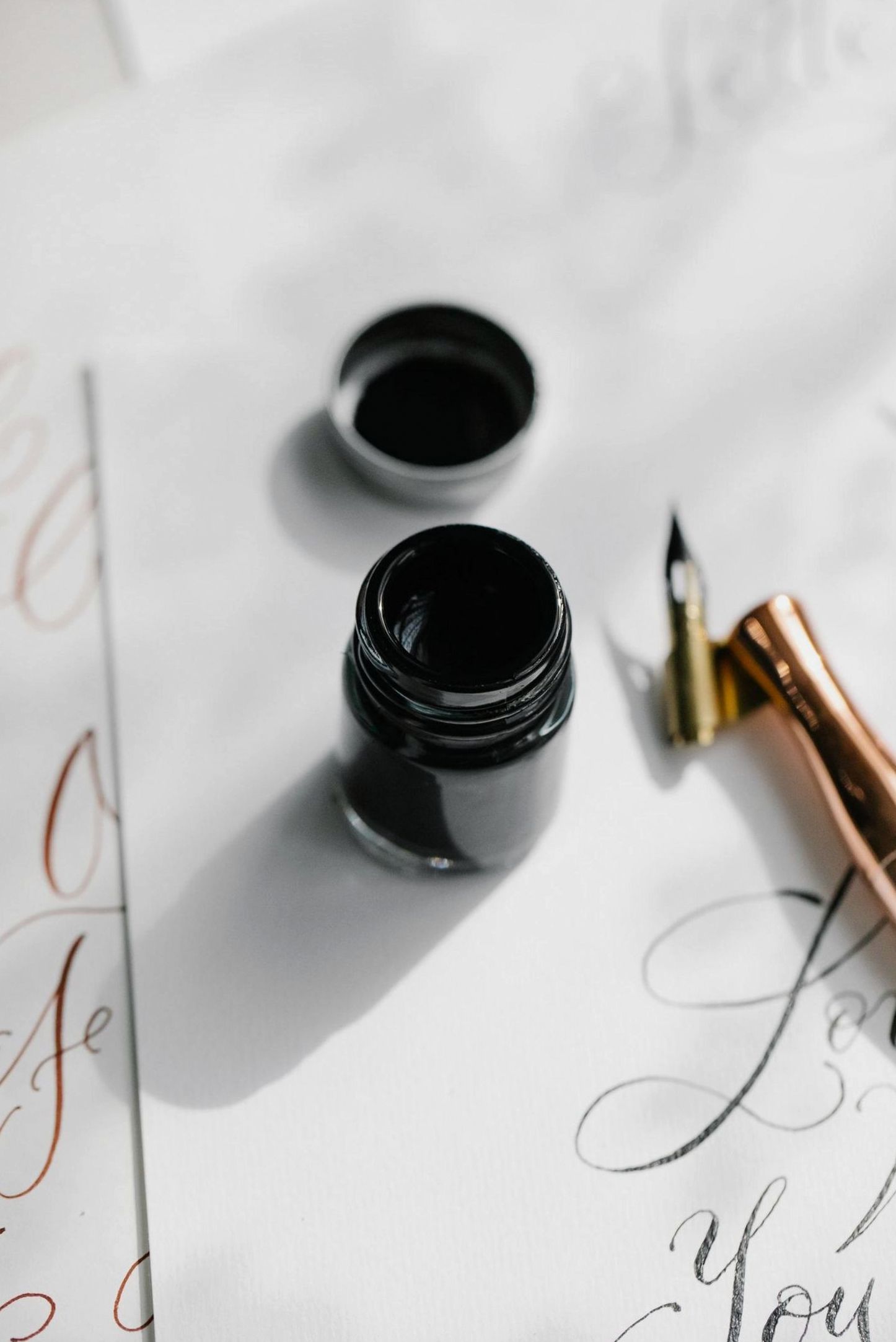 Ink bottle and pen